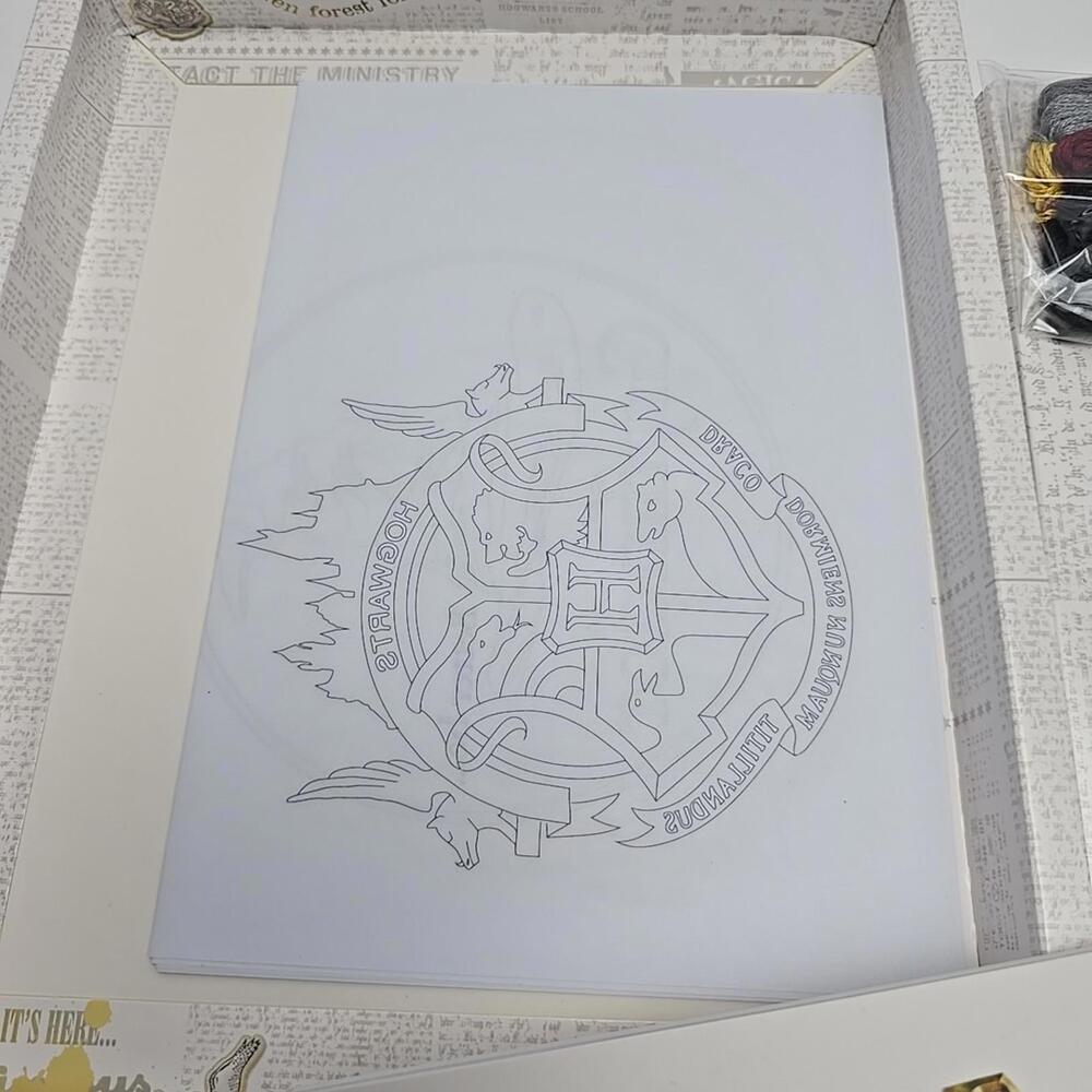 Harry Potter Embroidery (Embroidery Craft) - paperback Wilding, Deborah - Picture 11 of 14